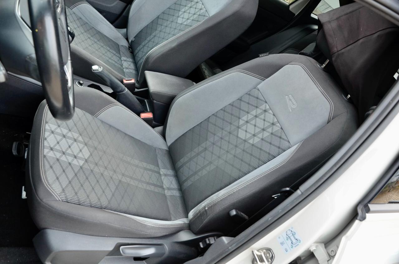 VOLKSAWGEN TAIGO 1.0 TSI R-LINE 110cv, UNICOPROPRIETARIO, UFF ITALIANA, SERVICE UFF VW, TETTO, EURO 6D, FARI LED, PERMUTE