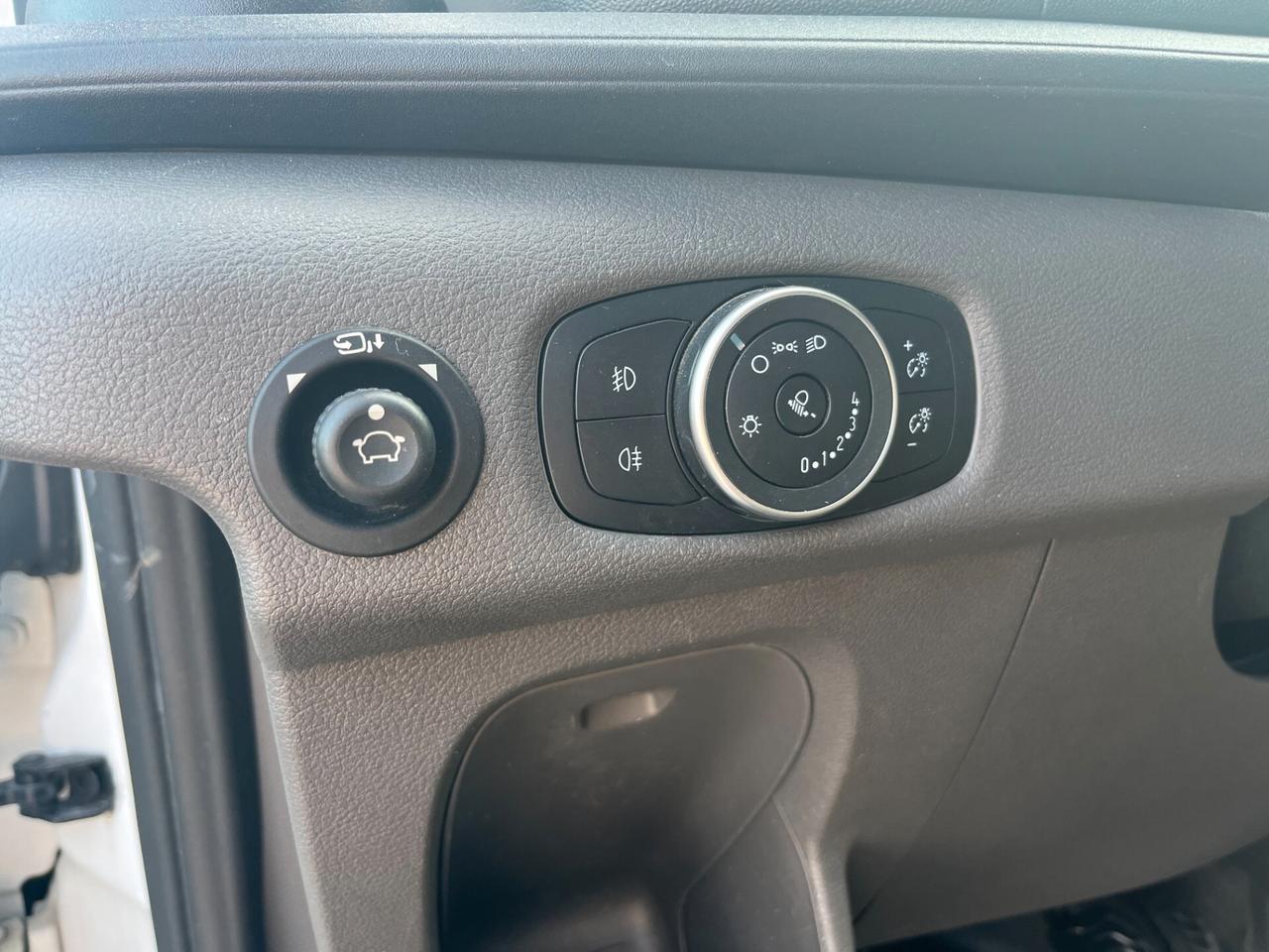 FORD TRANSIT TETTO ALTO PASSO CORTO L2H3 - FURGONE