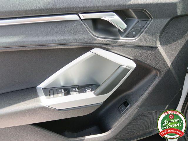 AUDI Q3 35 TDI Business Advanced