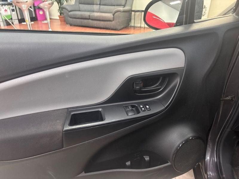 Toyota Yaris III 2015 3p 1.0 Active