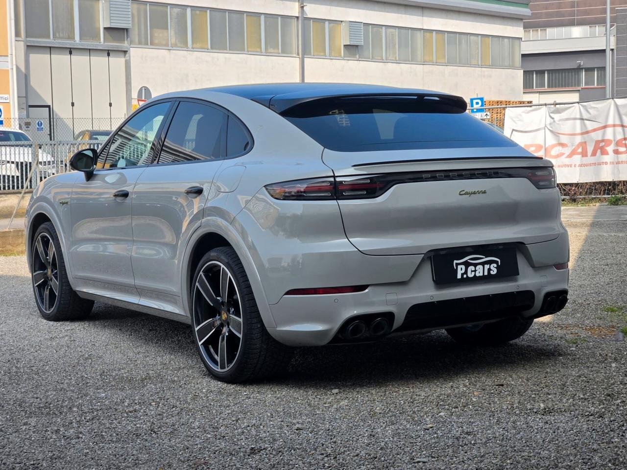 Porsche Cayenne Coupé 3.0 V6 E-Hybrid Platinum Edition