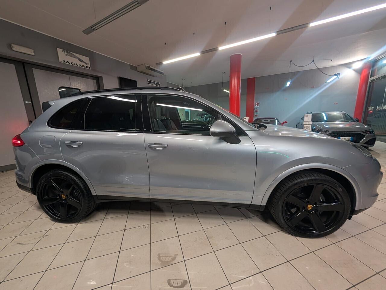 Porsche Cayenne 3.0 Diesel TETTO FINANZIABILE 95.000 KM