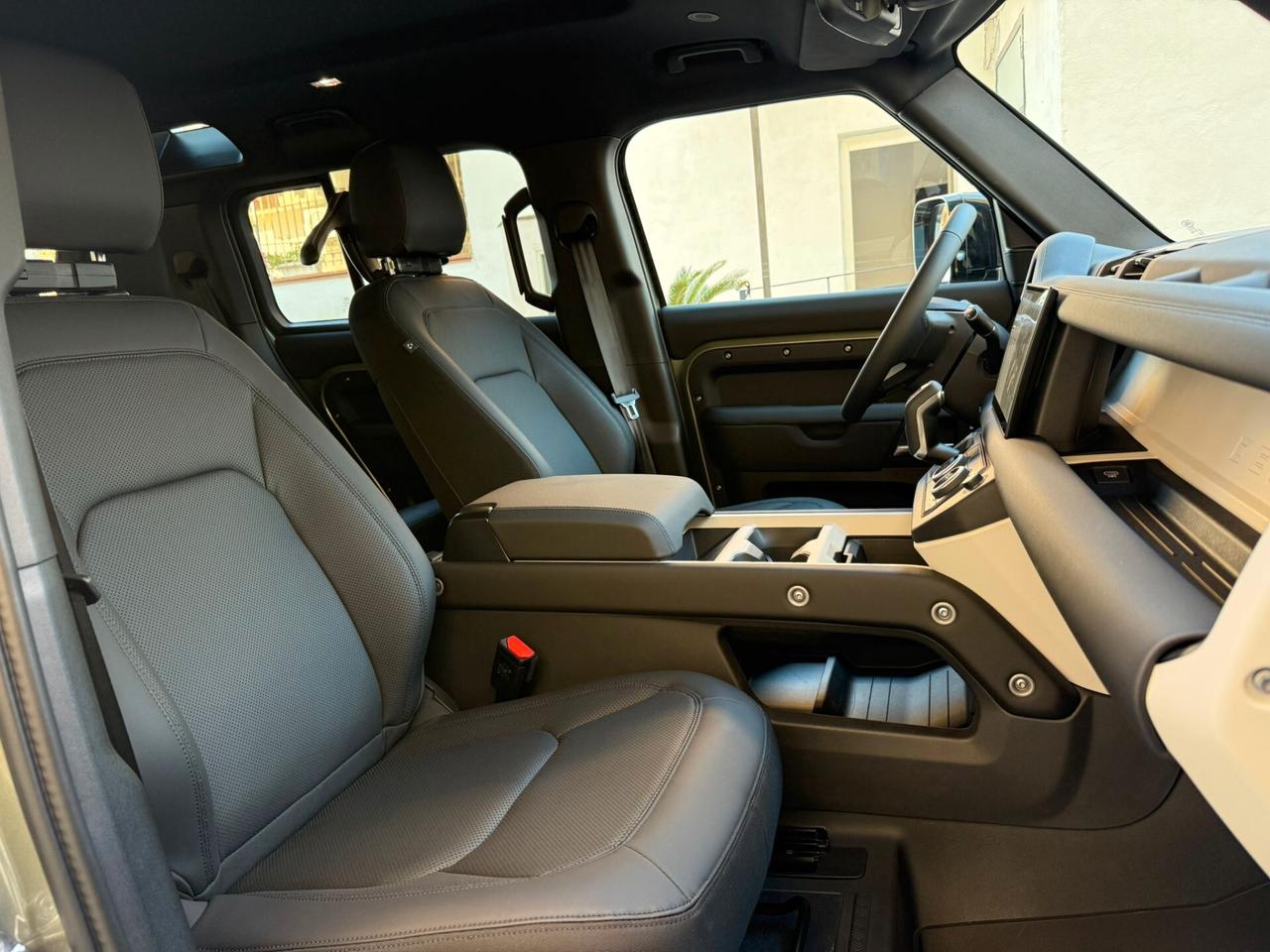 Land Rover Defender 110 3.0D I6 200 CV AWD Auto X-Dynamic SE