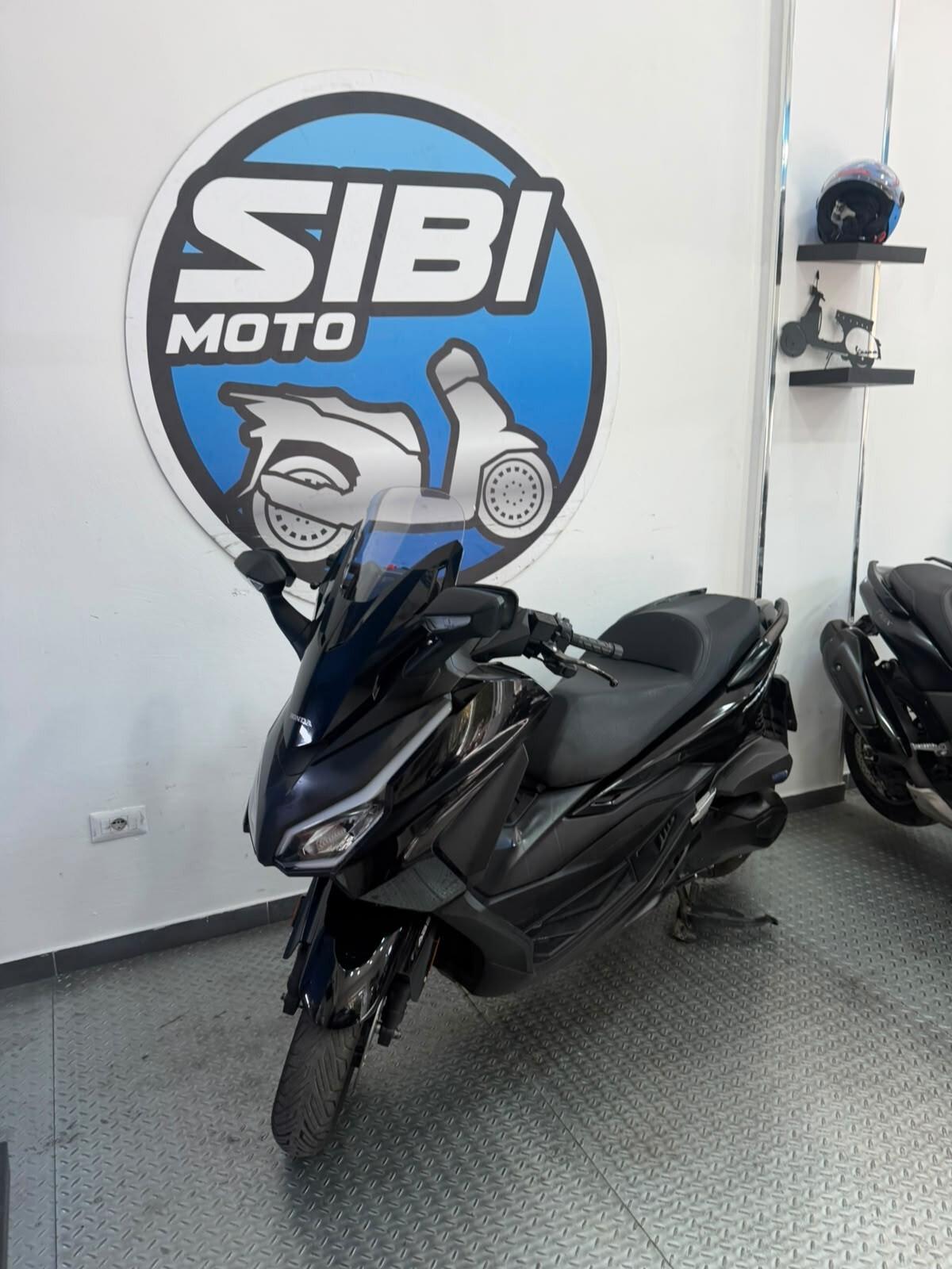 Honda Forza 350