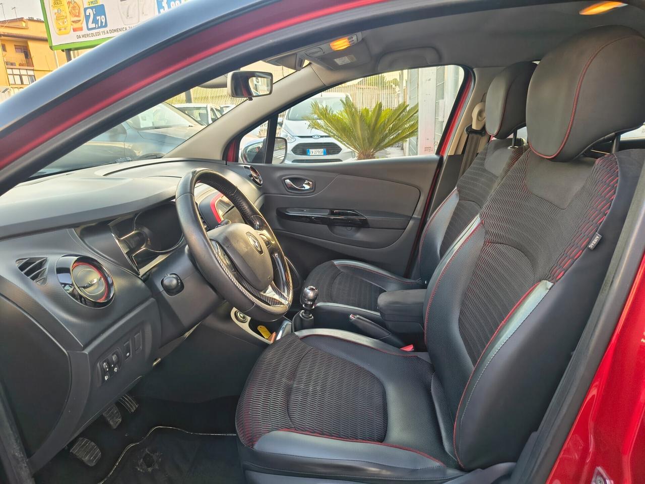 RENAULT CAPTUR 1.5 DIESEL 230.000 KM ANNO 2015