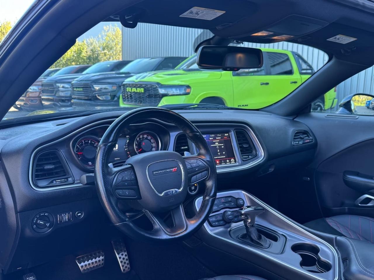 Dodge Challenger scatpack 392