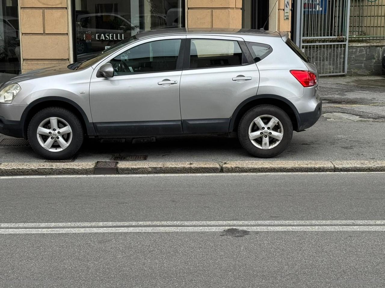 NISSAN Qashqai 2.0 dCi DPF 4WD Acenta