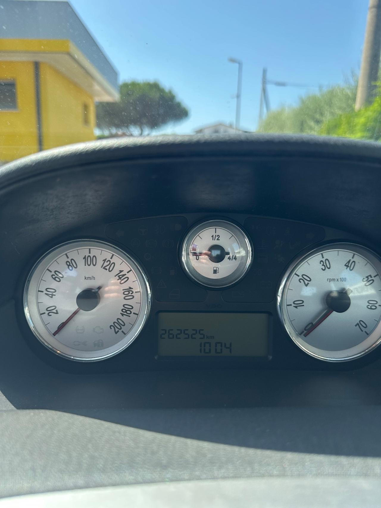 Lancia Ypsilon 1.3 MJT 75 CV Platino NEOPATENTATI PRONTA CONSEGNA