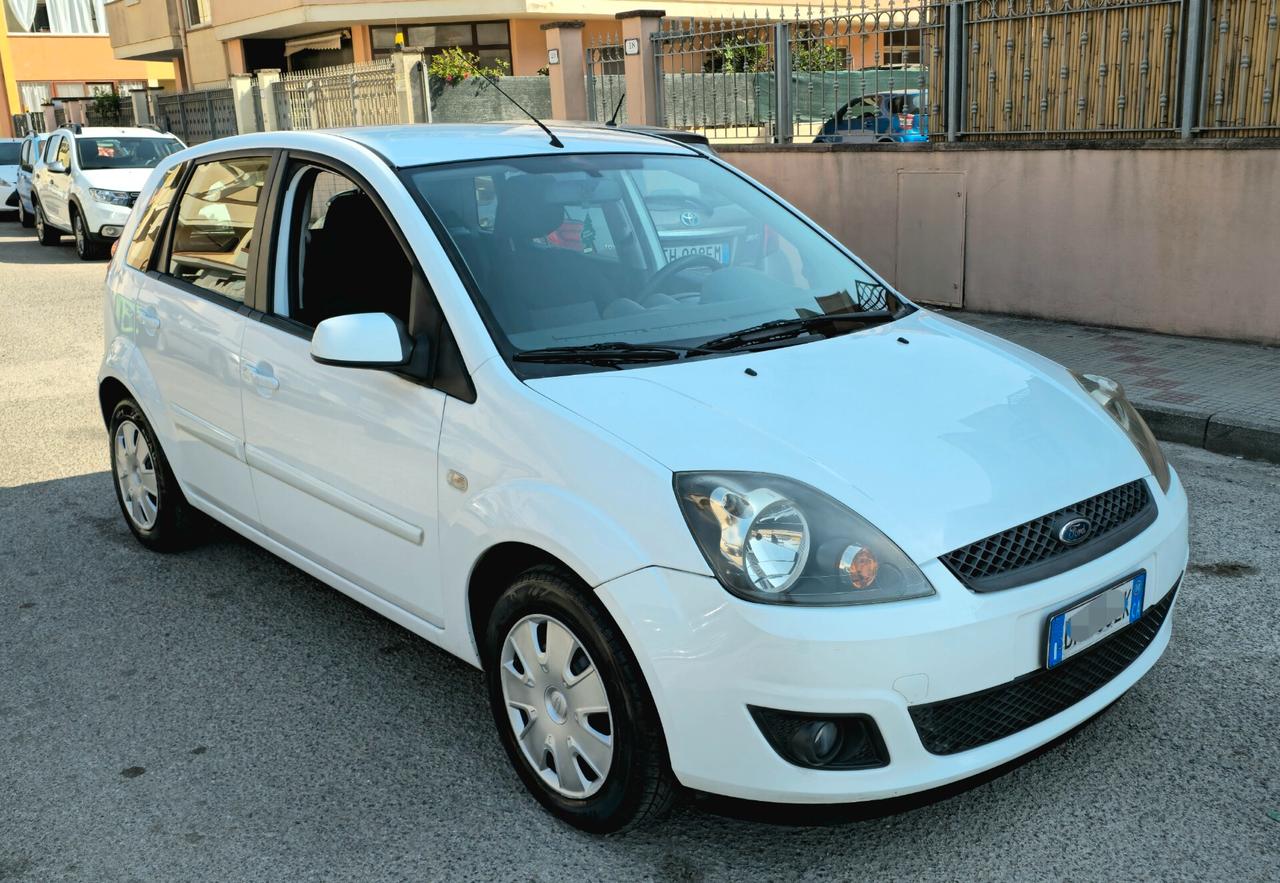 Ford Fiesta 1.2 16V 5p. Ghia