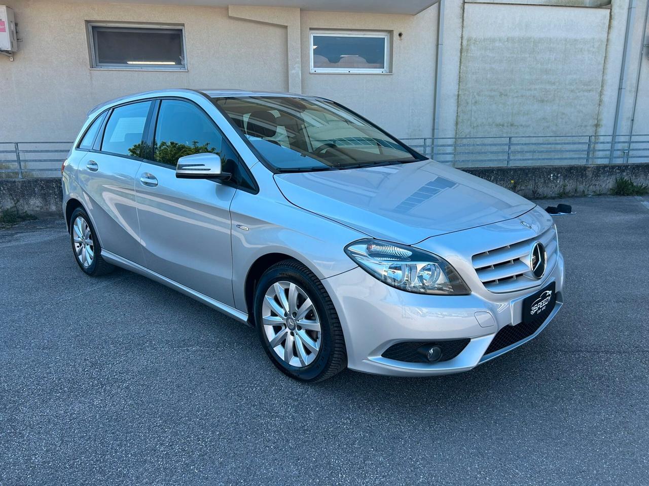 Mercedes-benz B 180 2012