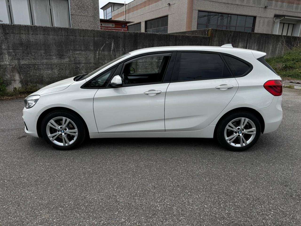 Bmw 2er Active Tourer 218d Luxury