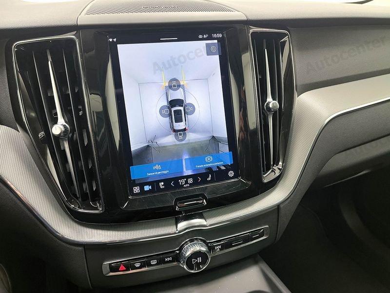 Volvo XC60 T6 Plug-in hybrid AWD automatico Plus Dark