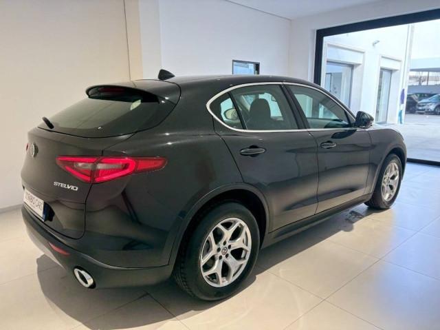 Alfa Romeo Stelvio 2.2 t Business Q4 190cv auto