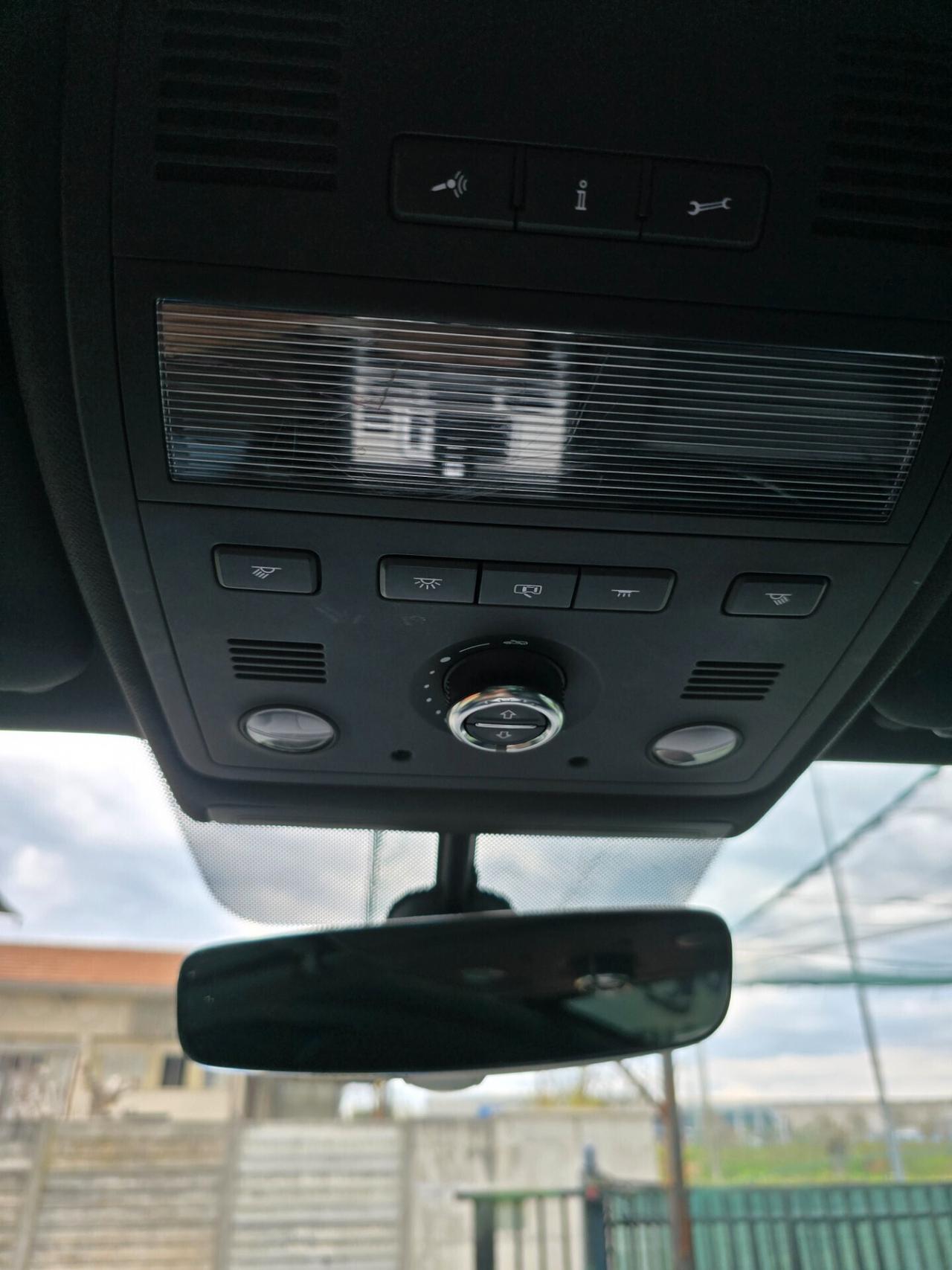 VW Touareg R.LINE 3.0TDI 204CV TETTO APRIBILE -2017