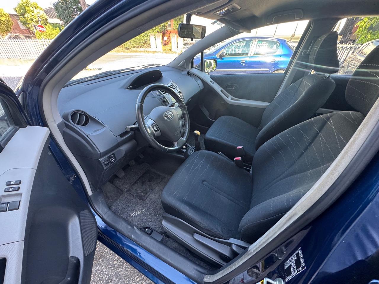 Toyota Yaris 1.0 5 porte Sol