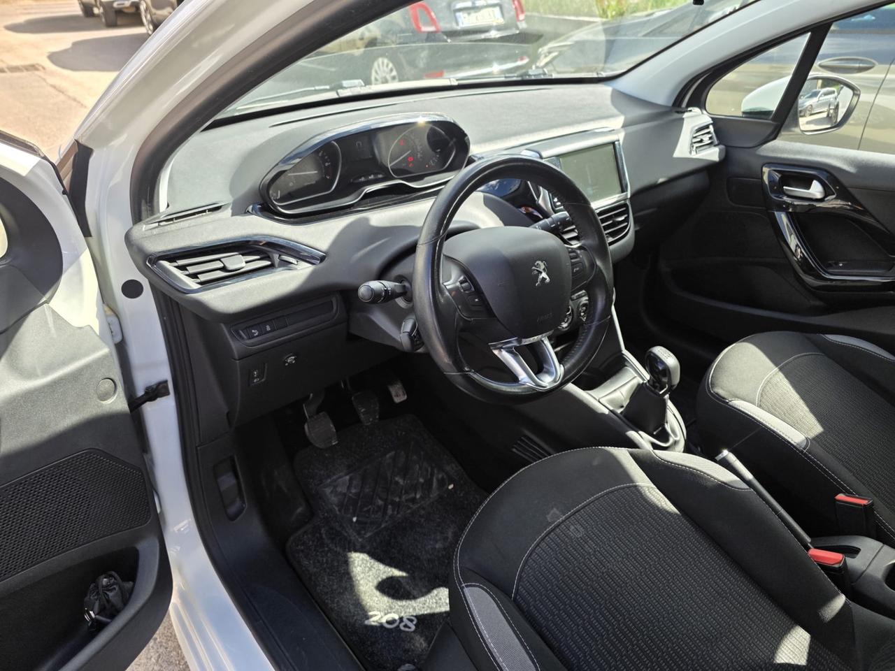 Peugeot 208 PureTech 82 5p. GPL Allure