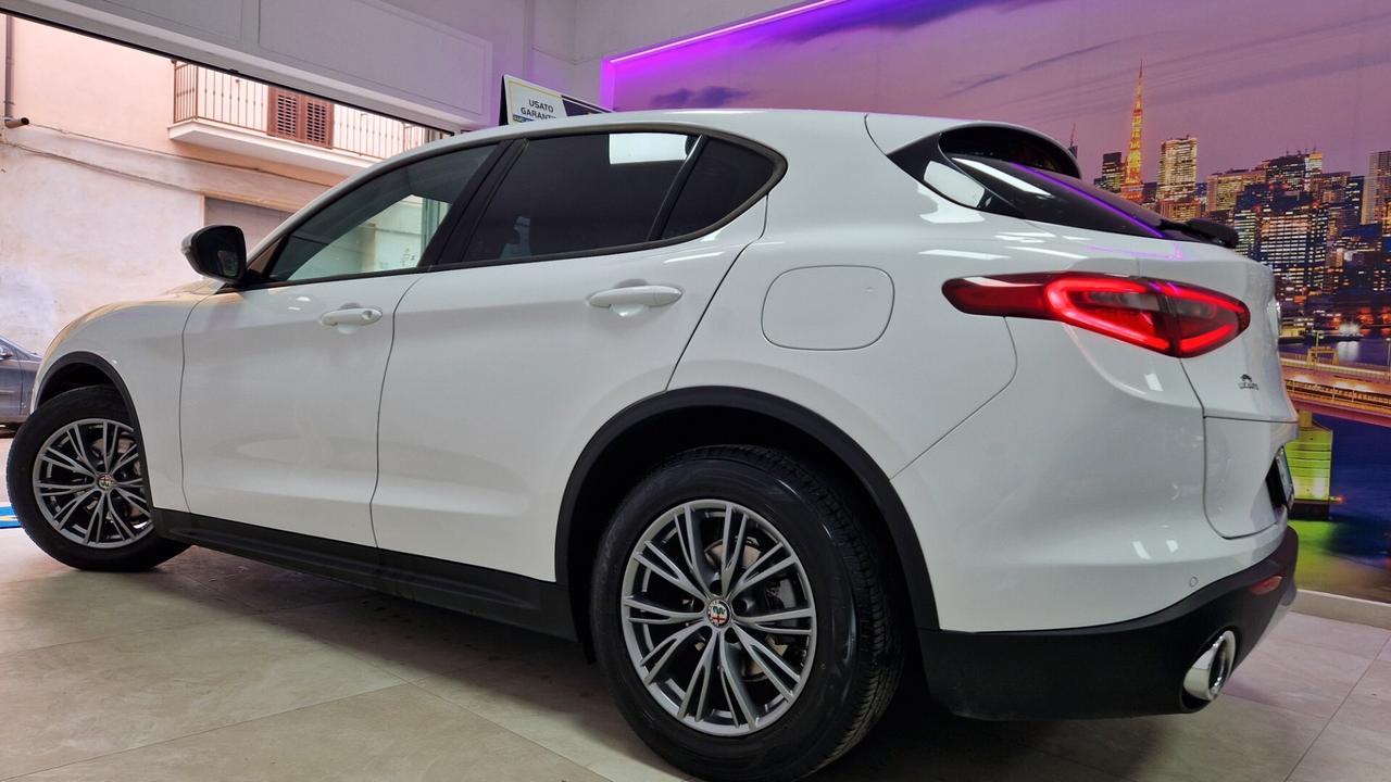 Alfa Romeo Stelvio 2.2 Turbodiesel 150 CV AT8 RWD Super