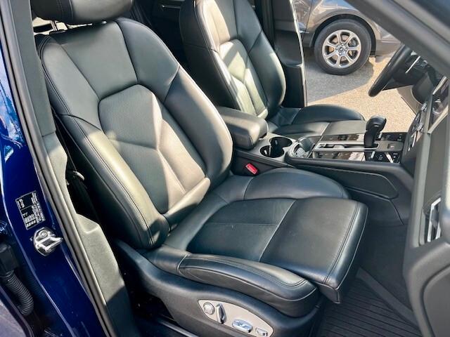 Porsche Macan 2.0 265 CV BENZINA "TETTO APRIB. PANORAMICO / FULL LED / SEDILI SPORTIVI"