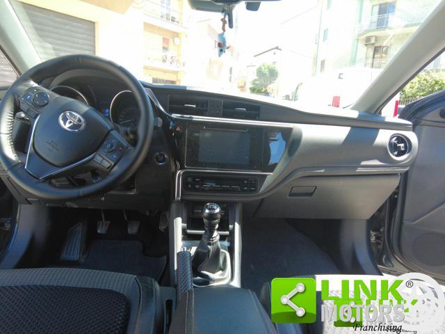 TOYOTA Auris lounge