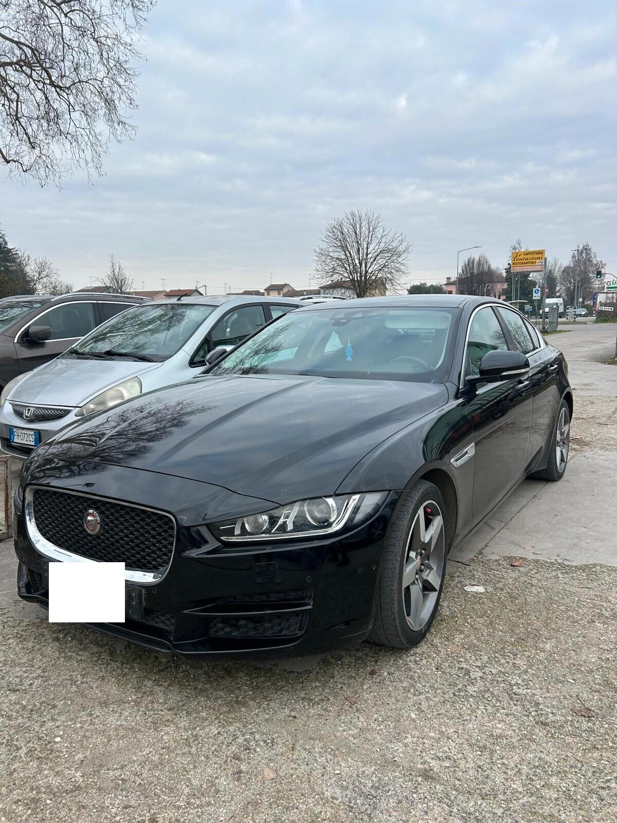 Jaguar XE 2.0 D Turbo 180CV aut. Portfolio