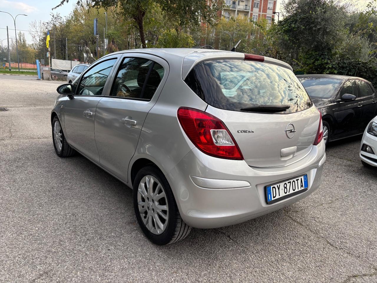 Opel Corsa 1.0 12V 5 porte Enjoy OK Neopatentati