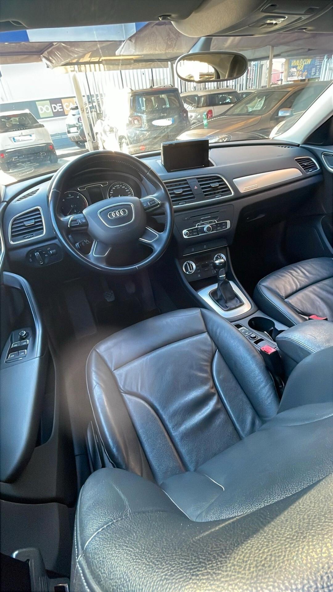 AUDI Q3