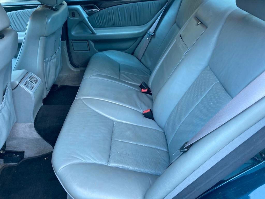 Mercedes-benz E 200 cat Classic