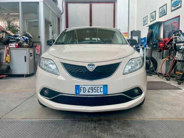 Lancia Ypsilon 1.2 69 CV 5 porte S&S Platinum Edition E6 Km 74.000