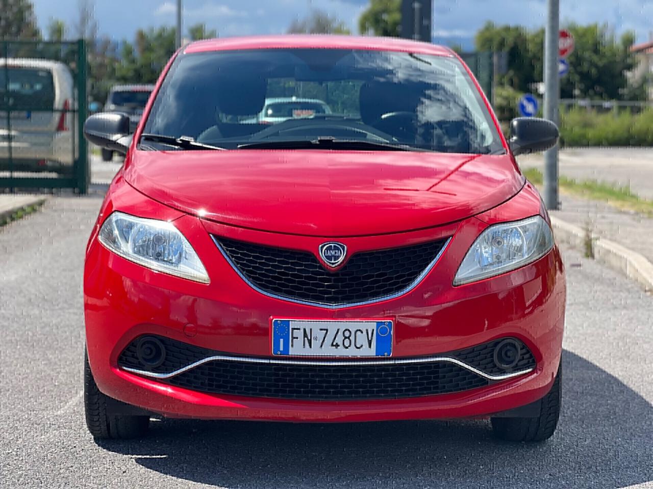 Lancia Ypsilon 1.2 69 CV 5 porte Silver