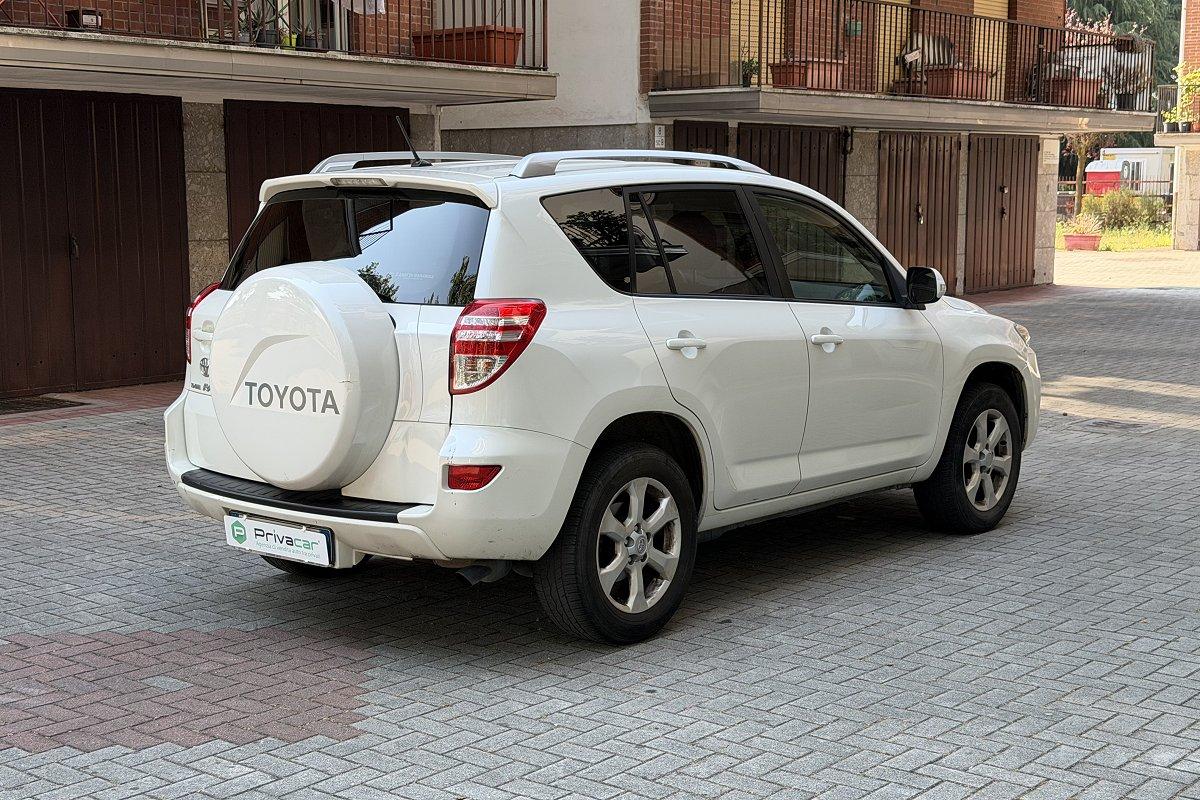 TOYOTA RAV4 2.2 D-4D 150 CV DPF Exclusive