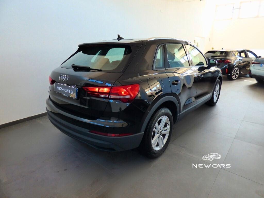 Audi Q3 35 TDI S tronic Business