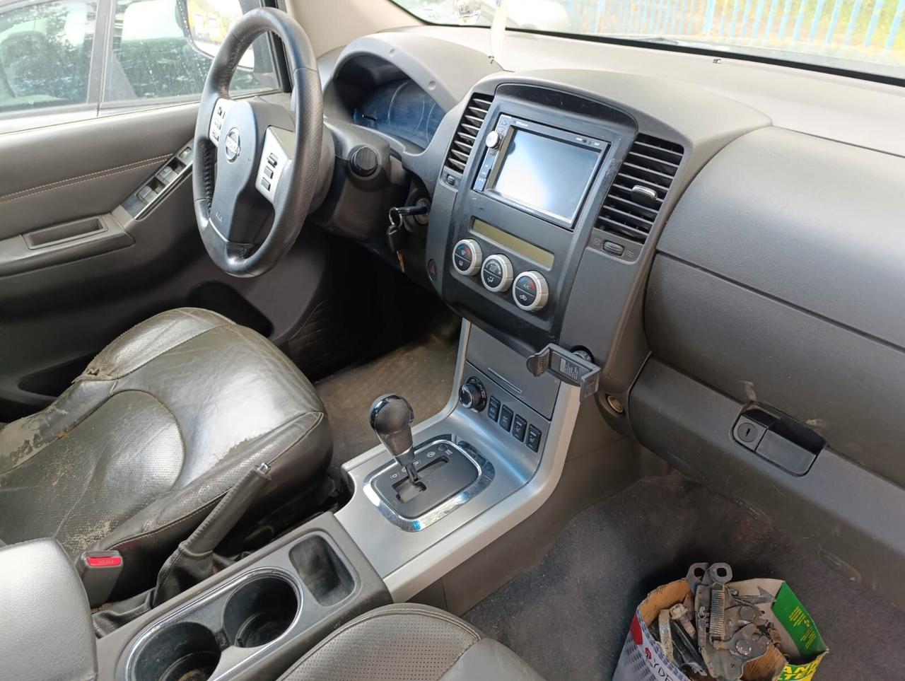 Nissan Navara 3.0 dCi 4 porte Double Cab LE V6