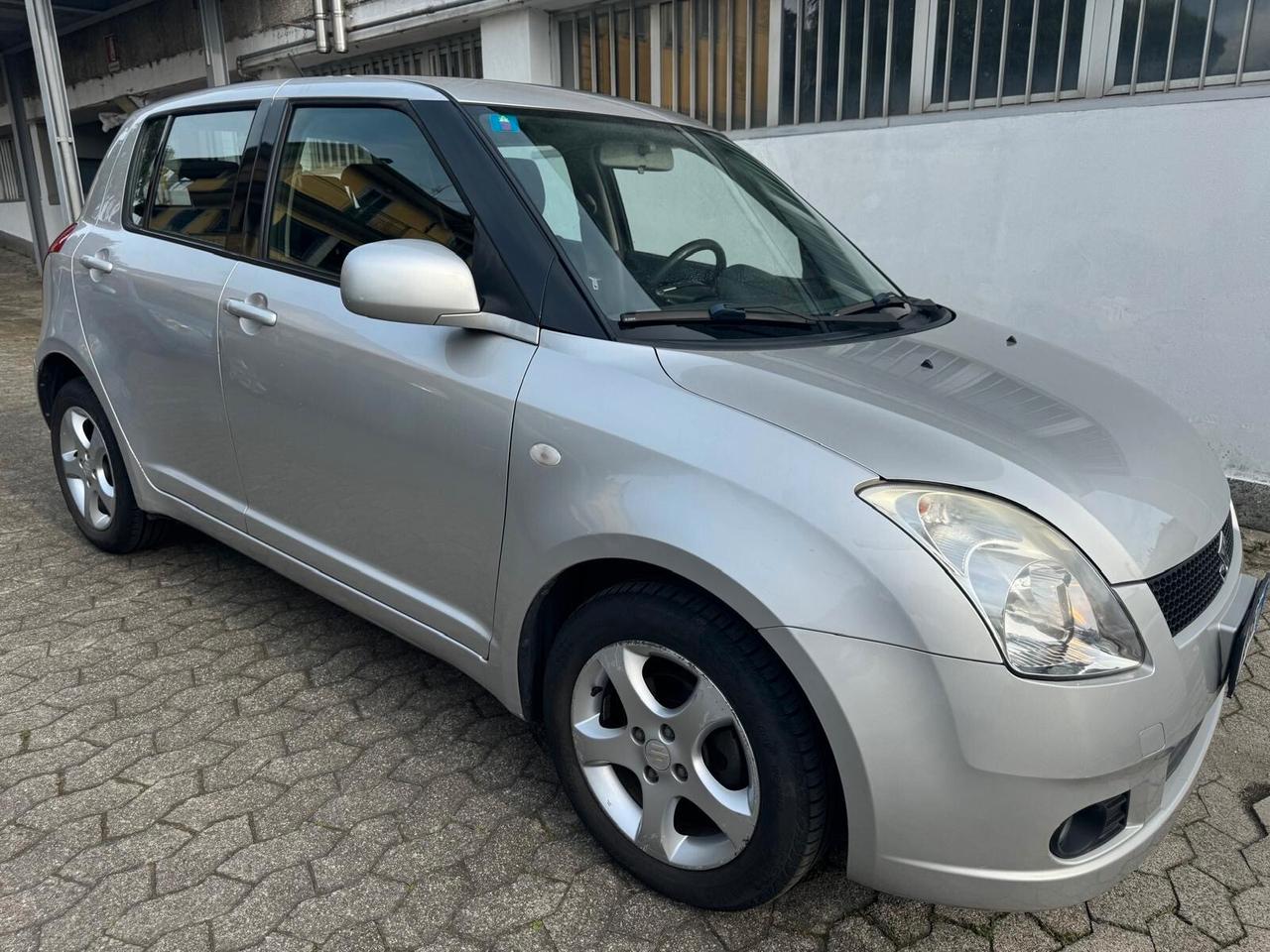 Suzuki Swift 1.3 4x4 5p. GL