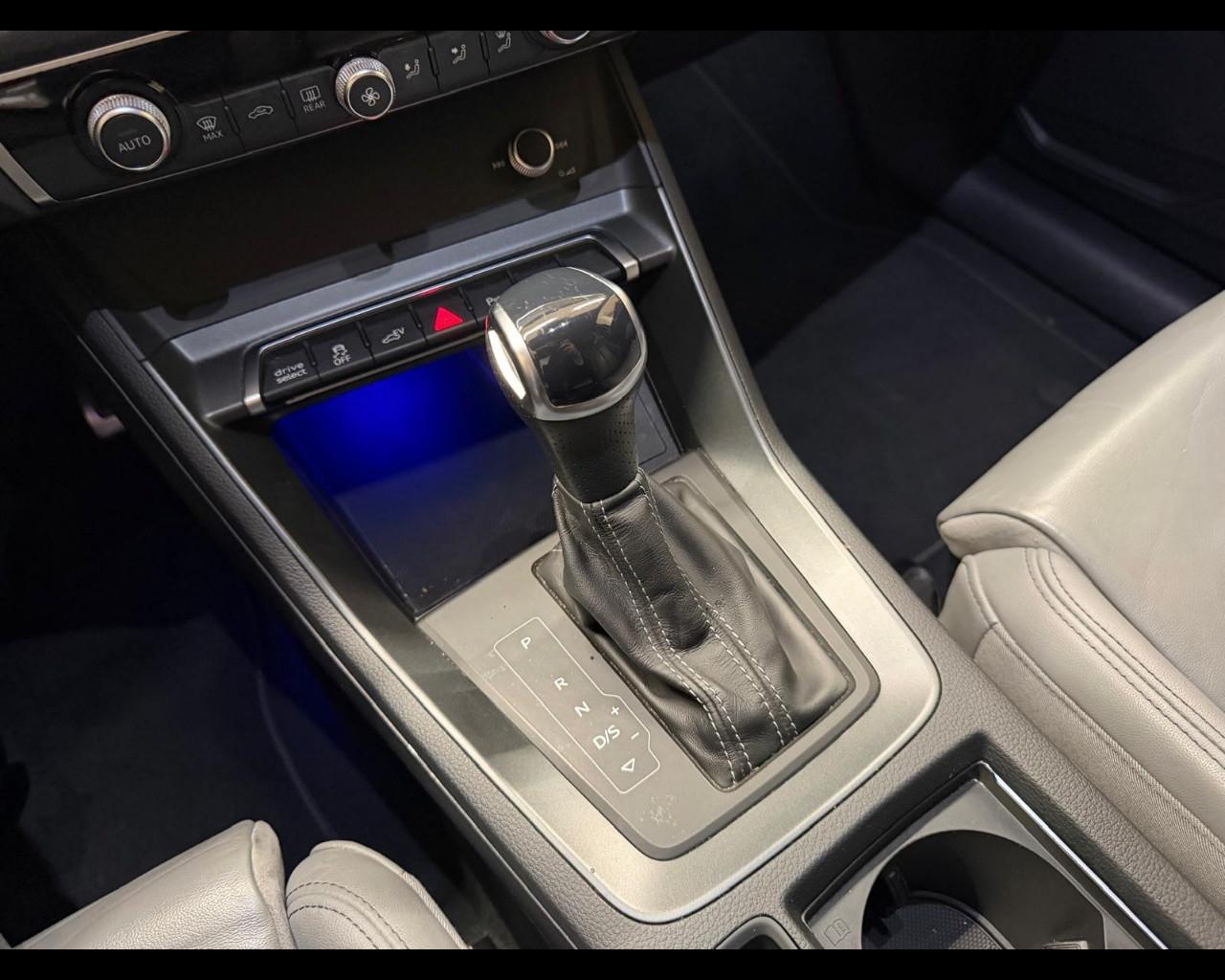 AUDI Q3 2ª serie - Q3 SPB 45 TFSI e S tronic S line edition