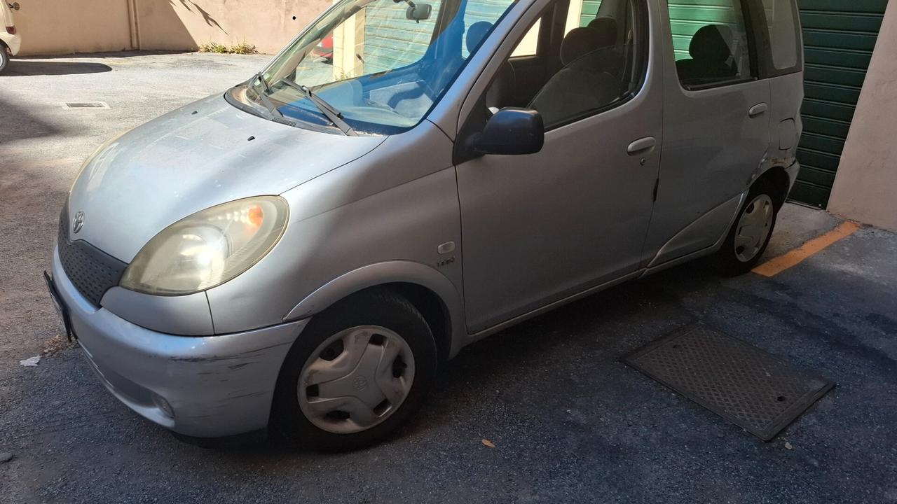 Toyota Yaris Verso