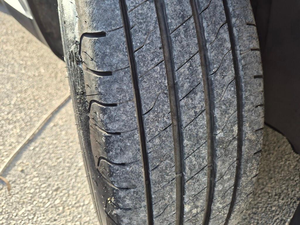 Peugeot 3008 BlueHDi 130CV EAT8 Active Business