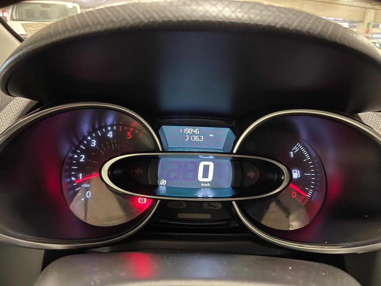 Renault Clio dCi 8V 90 CV 5 porte Moschino Intens