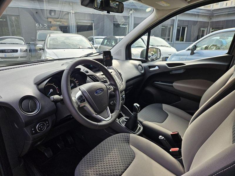 Ford Tourneo Courier 1.5 TDCI 95CV Titanium