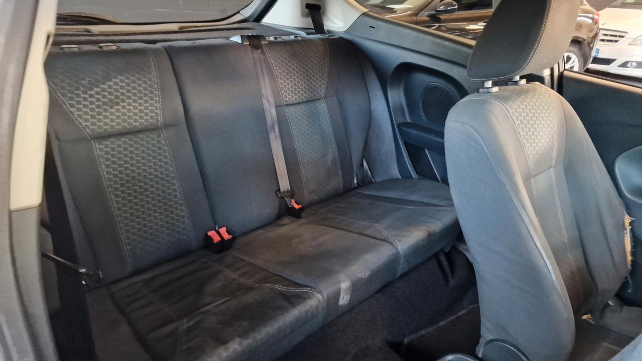 Ford Fiesta 1.4 TDCi 68CV 3 porte Titanium