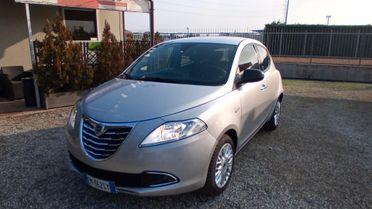 Lancia Ypsilon 1.2 69 CV 5 porte Silver Adatta a Neopatentati