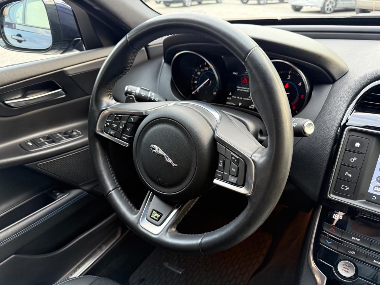 Jaguar XE 2.0 D Turbo aut. R-Sport - Unico Proprie