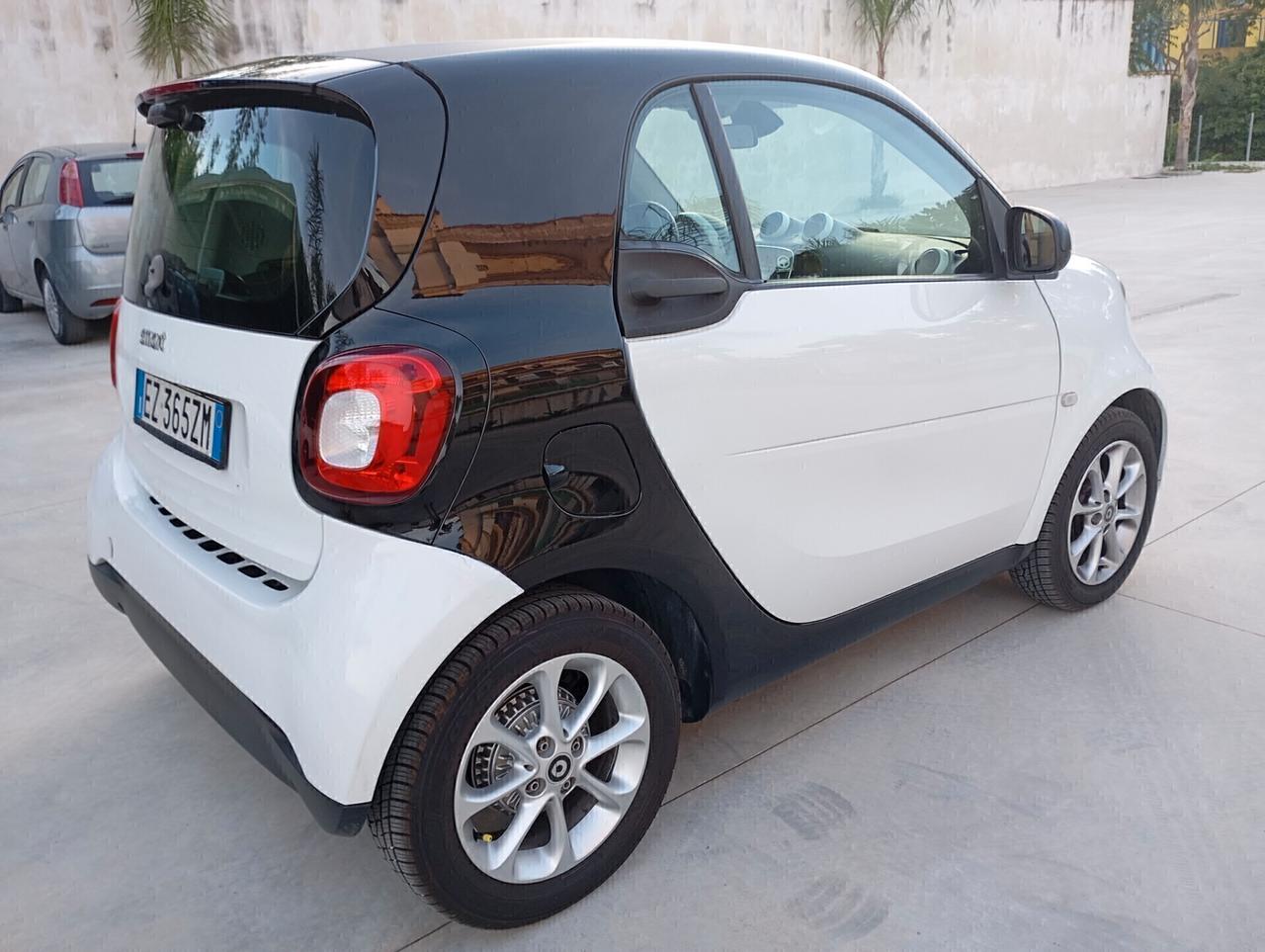 Smart ForTwo 1.0 70CV Youngster Aut.