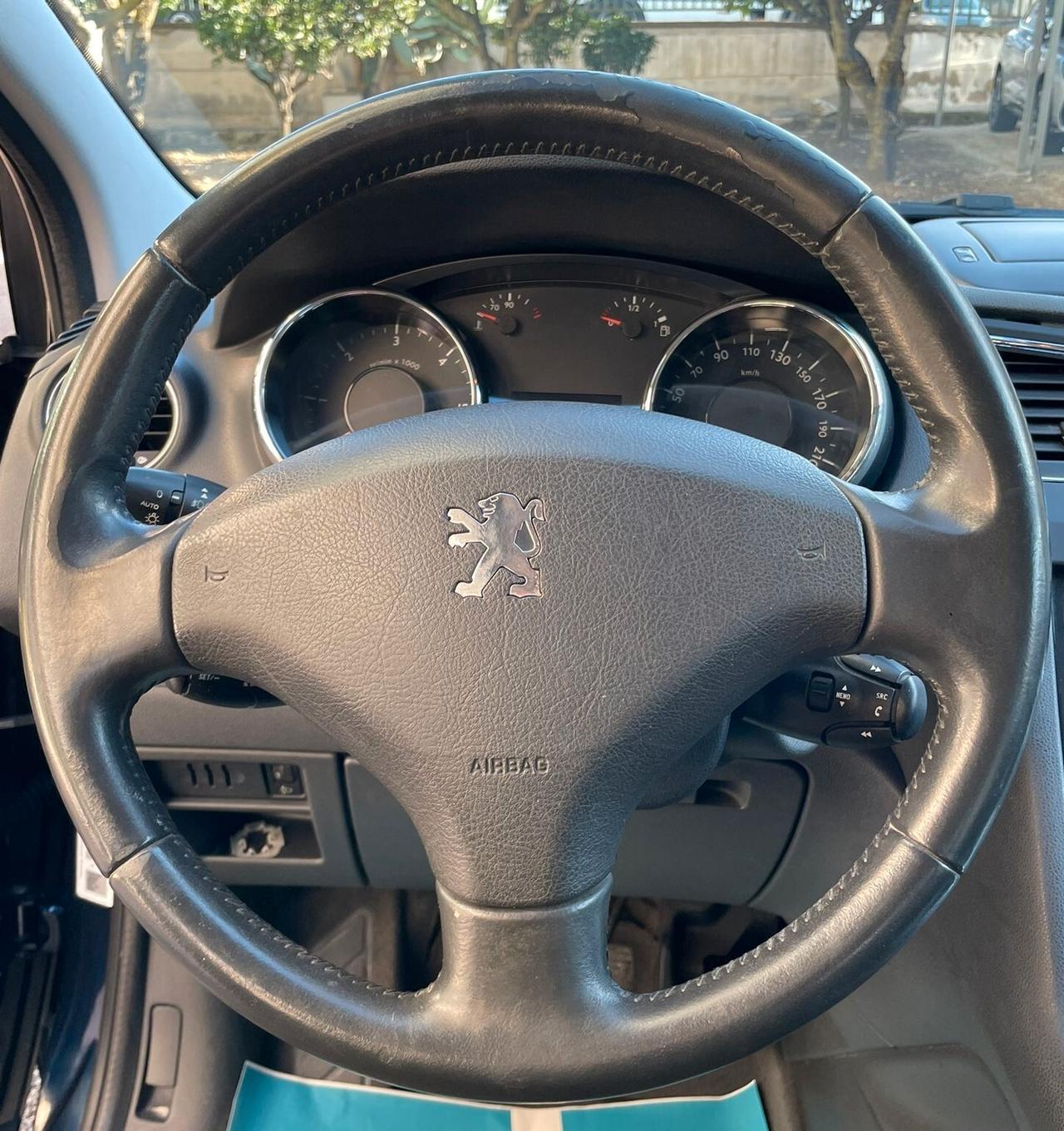 PEUGEOT 5008 1.6 HDI 112cv ACTIVE