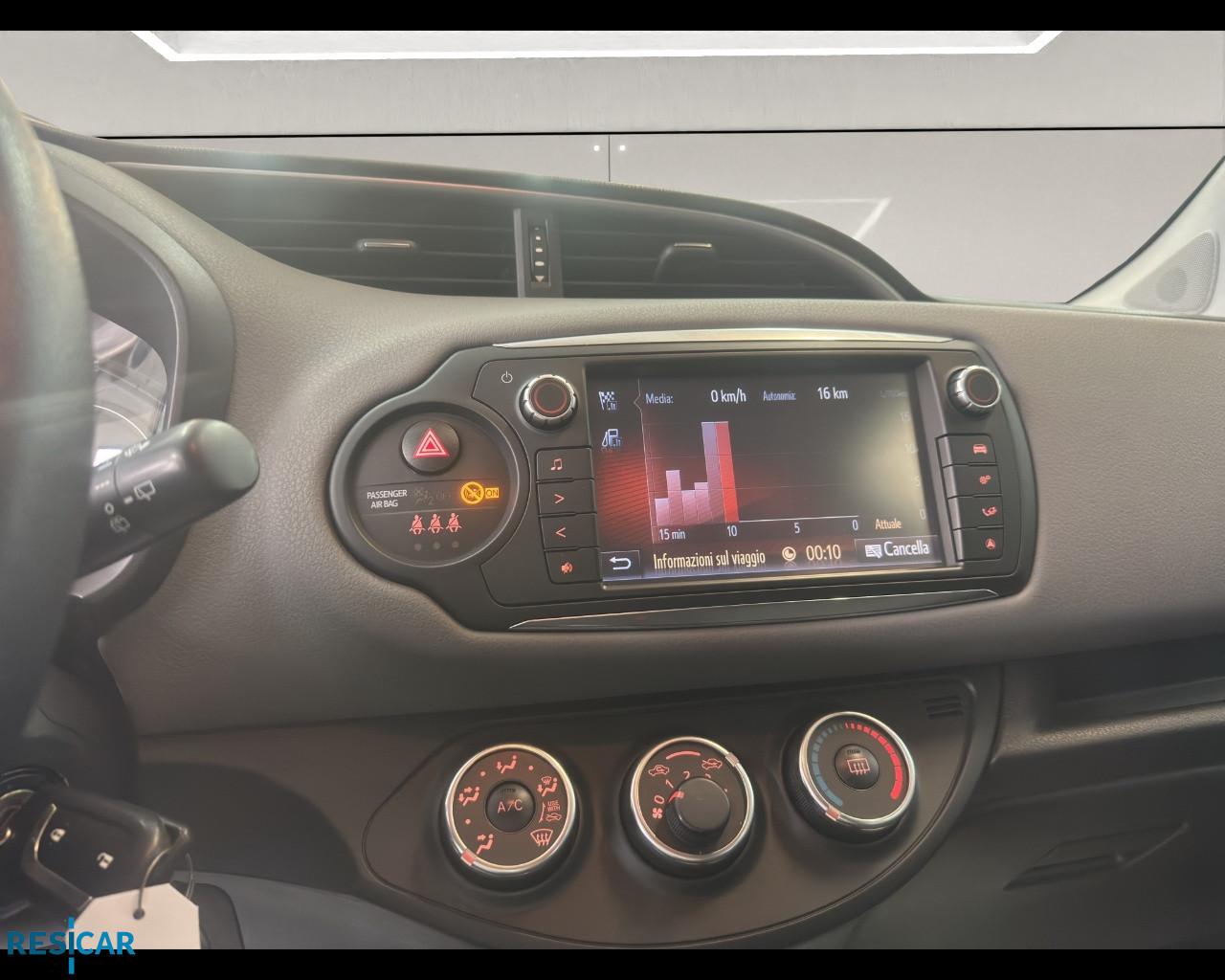 TOYOTA Yaris 5p 1.0 Active IDONEA NEOPATENTATO