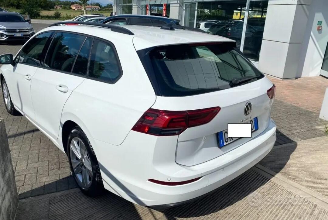 Volkswagen Golf 8 Variant 2.0 TDI SCR DSG Life
