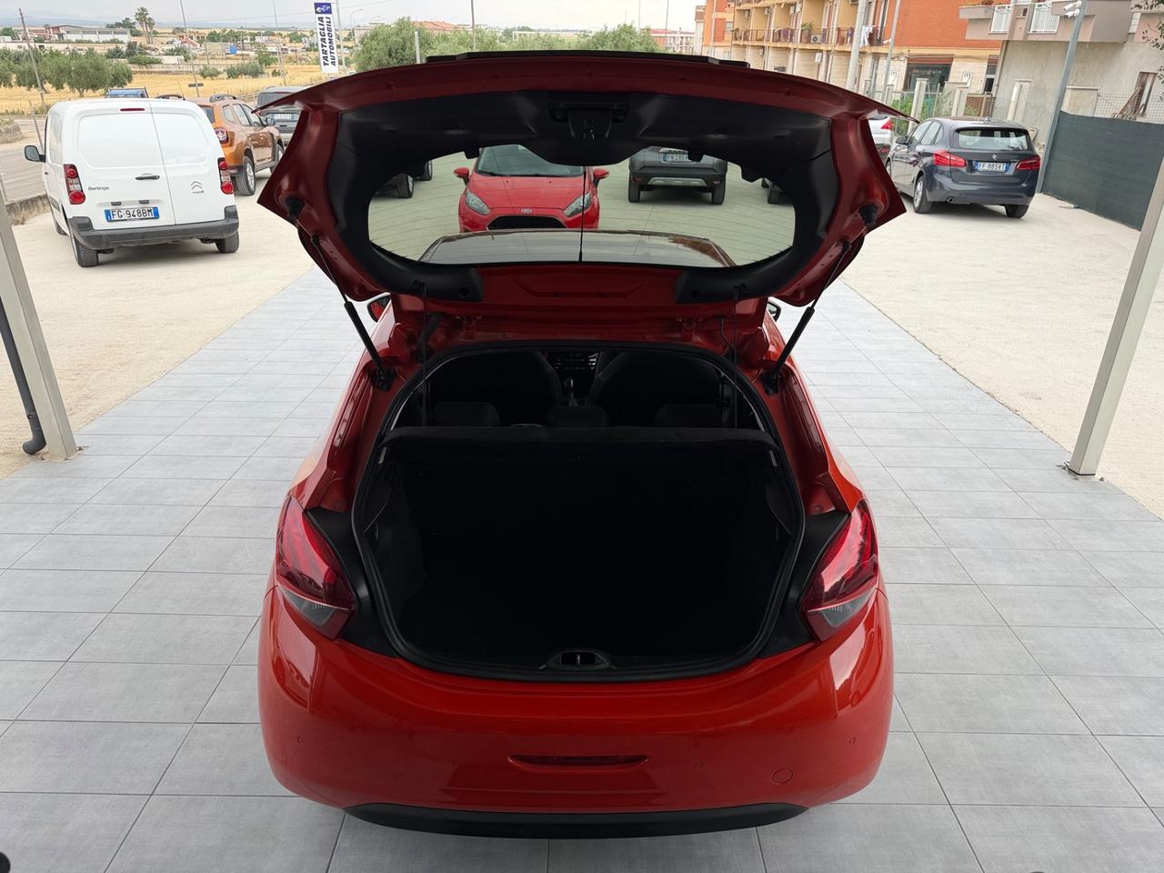 Peugeot 208 BlueHDi 75 5 porte Allure
