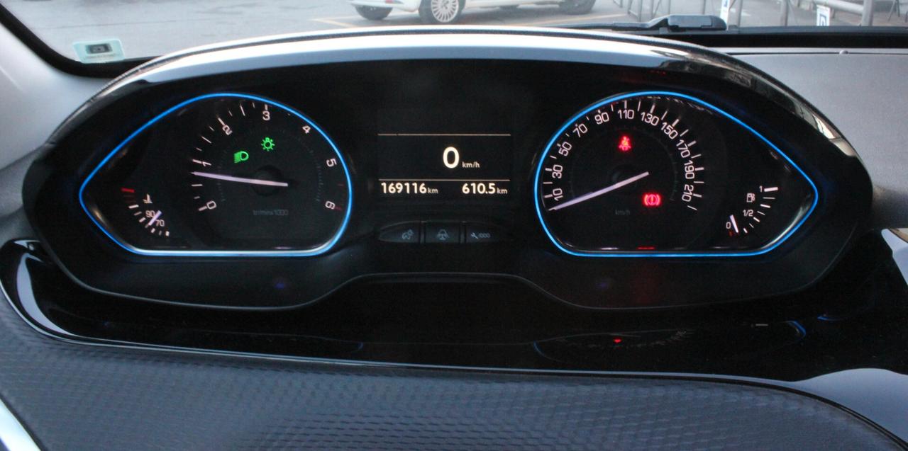 Peugeot 2008 Allure BlueHDi 100 CV UNICO PROPRIETARIO - TAGLIANDI CERTIFICATI!!