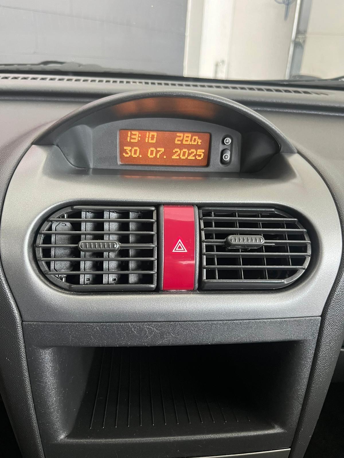 Opel Corsa 1.4i 16V cat 5 porte Cosmo