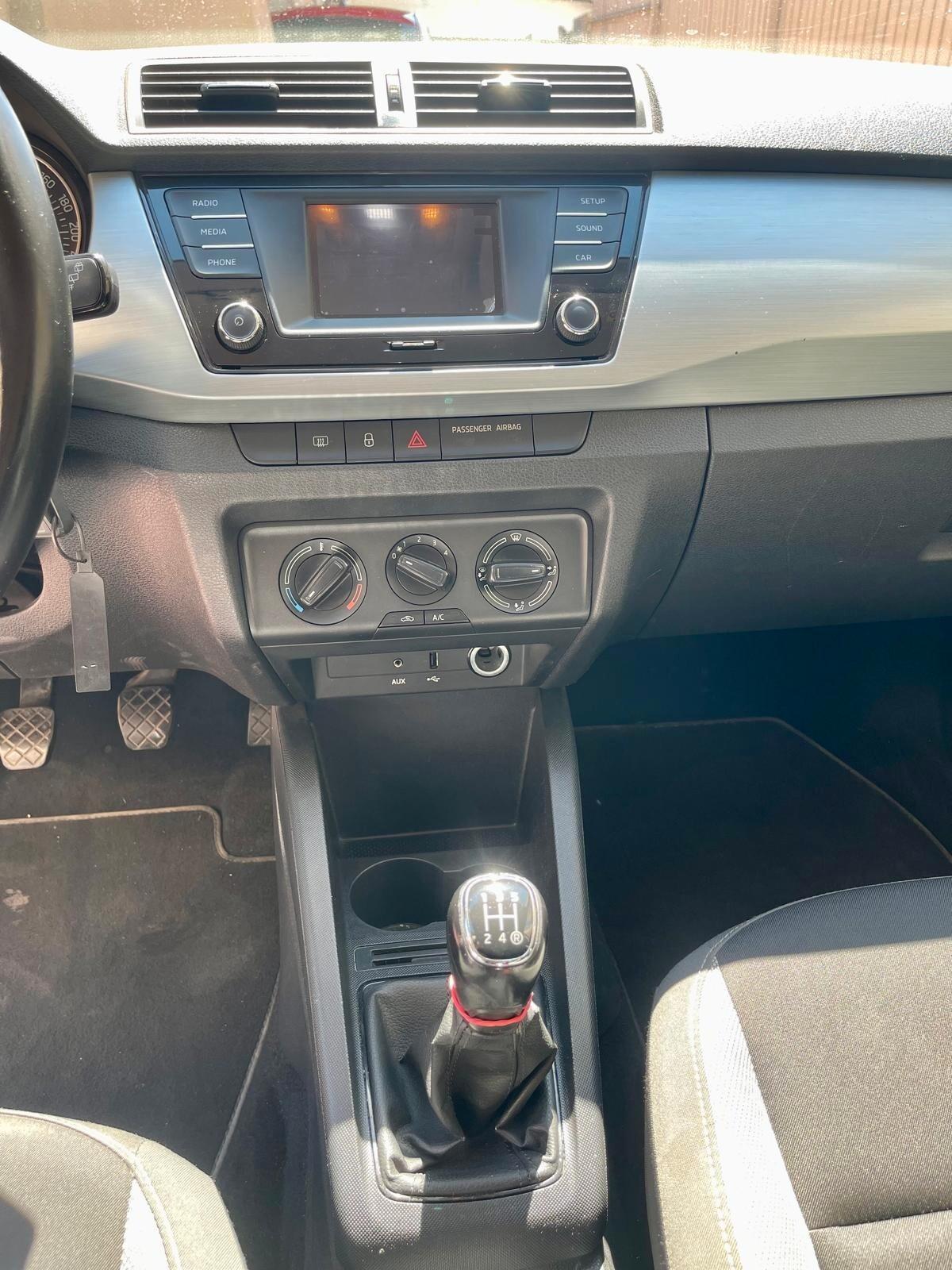 Skoda Fabia 1.0 TSI Color Argento