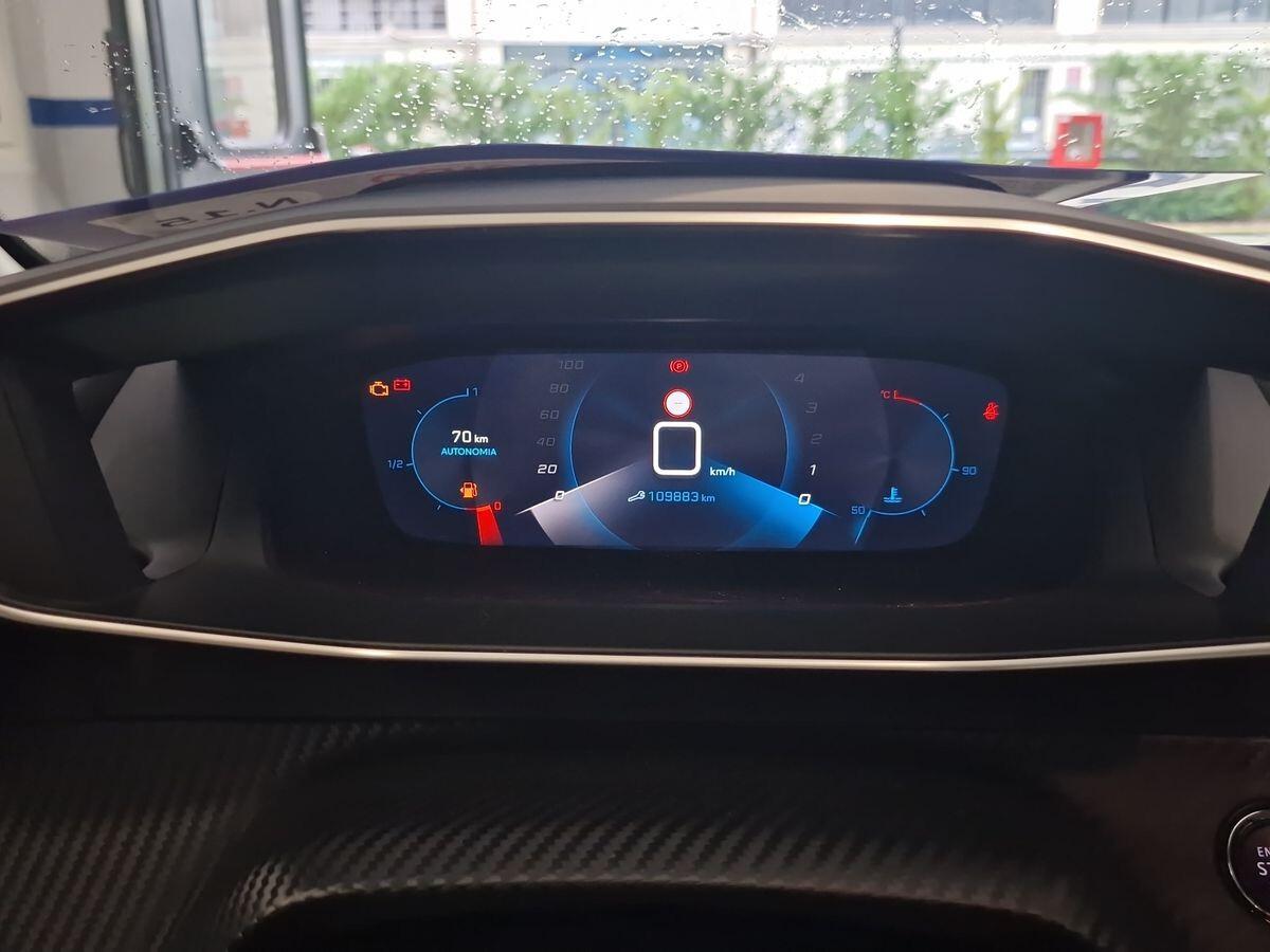 PEUGEOT 208 1.5 GT-LINE